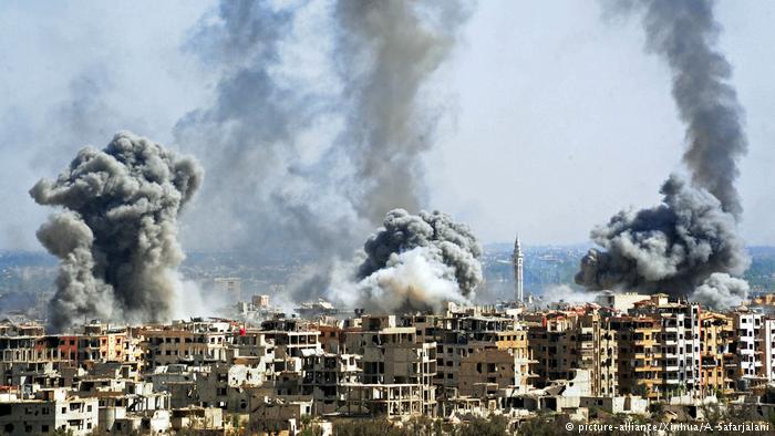 Irak bombardea bases del Estado Islámico en Siria