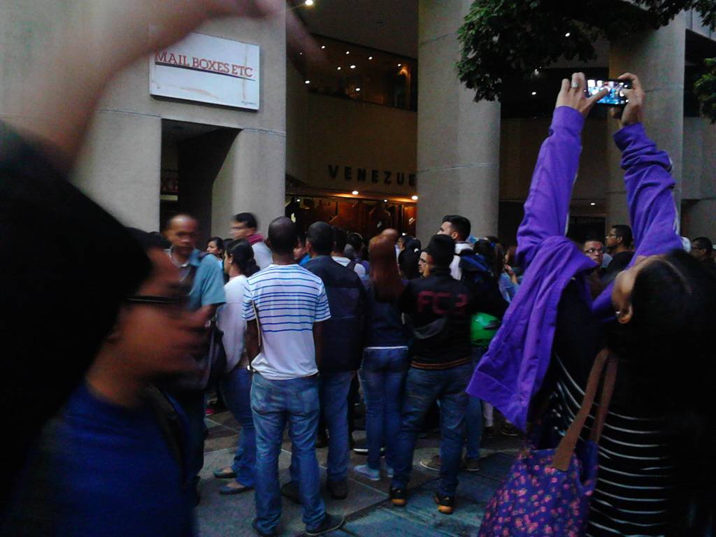 Así amaneció el Consulado de Chile en Caracas (fotos y video)
