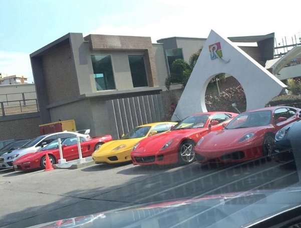 ¿Mónaco?… Los Ferrari que visitaron el círculo Militar de Maracay huelen a guiso (FOTOS)