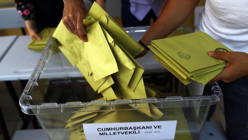 Tres muertos y al menos 19 detenidos durante la jornada electoral en Turquía