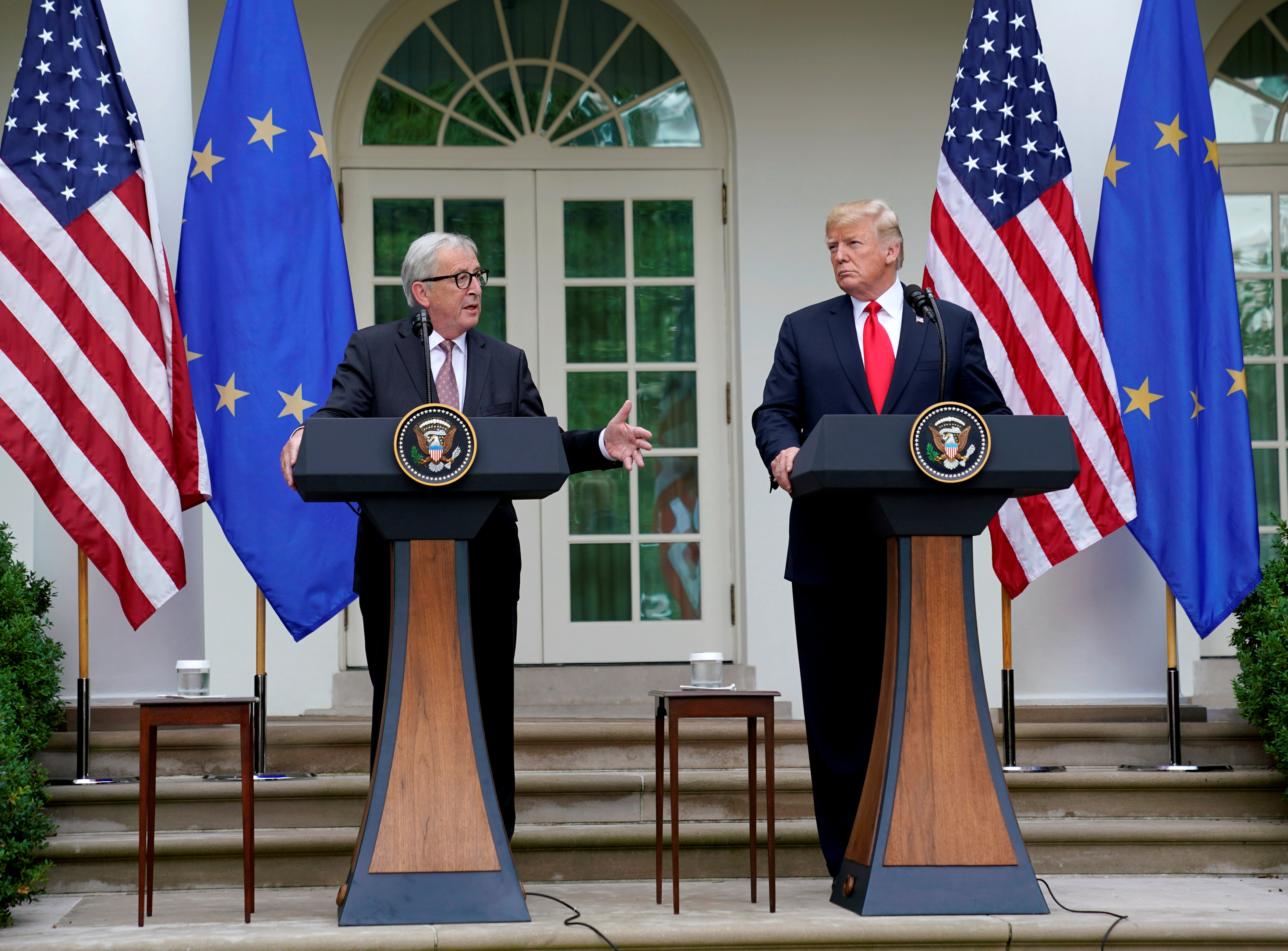 Trump anuncia acuerdo con Juncker para evitar la guerra comercial con la UE