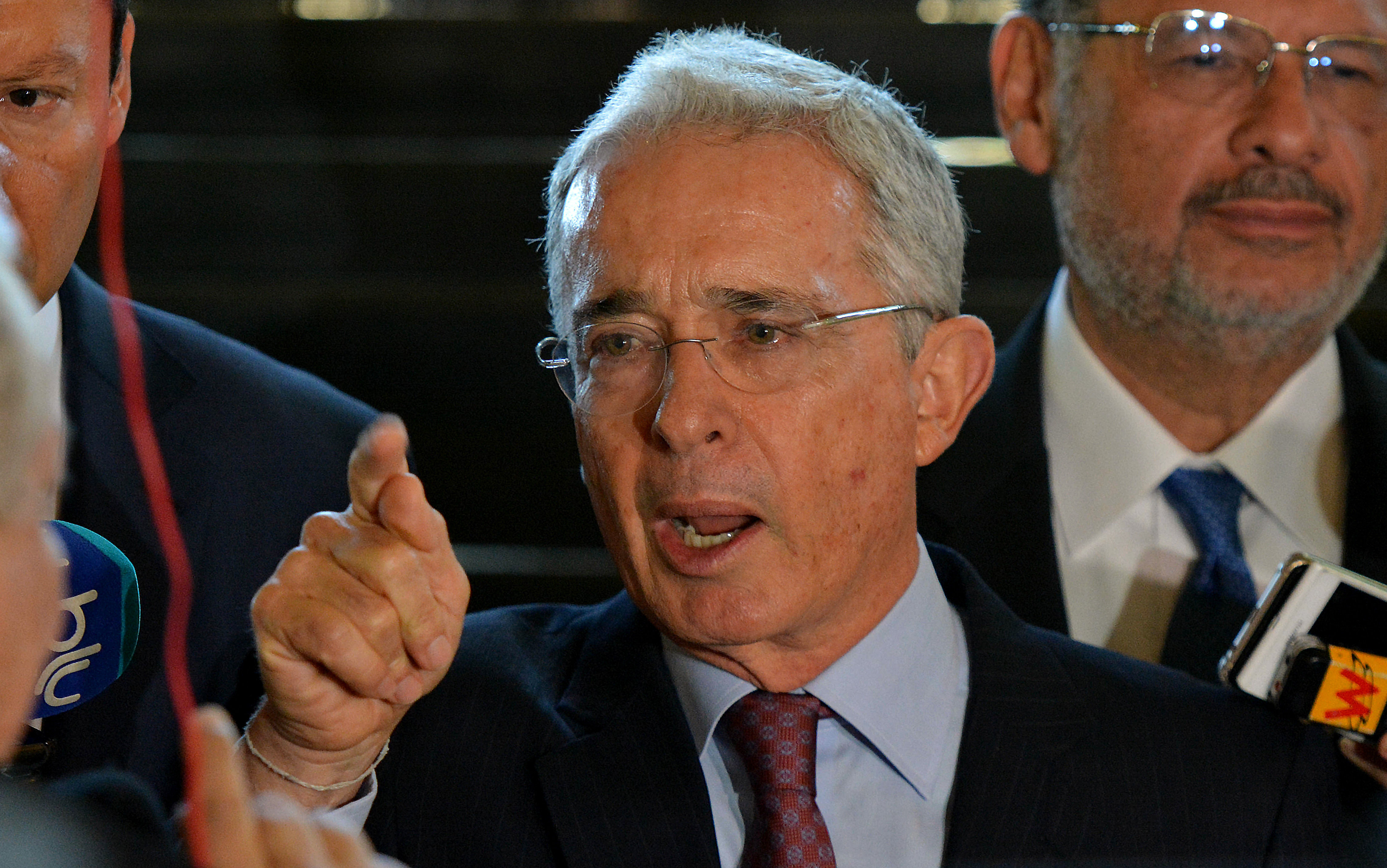 Álvaro Uribe: Acuerdos militares entre China y Venezuela son un riesgo enorme para la región