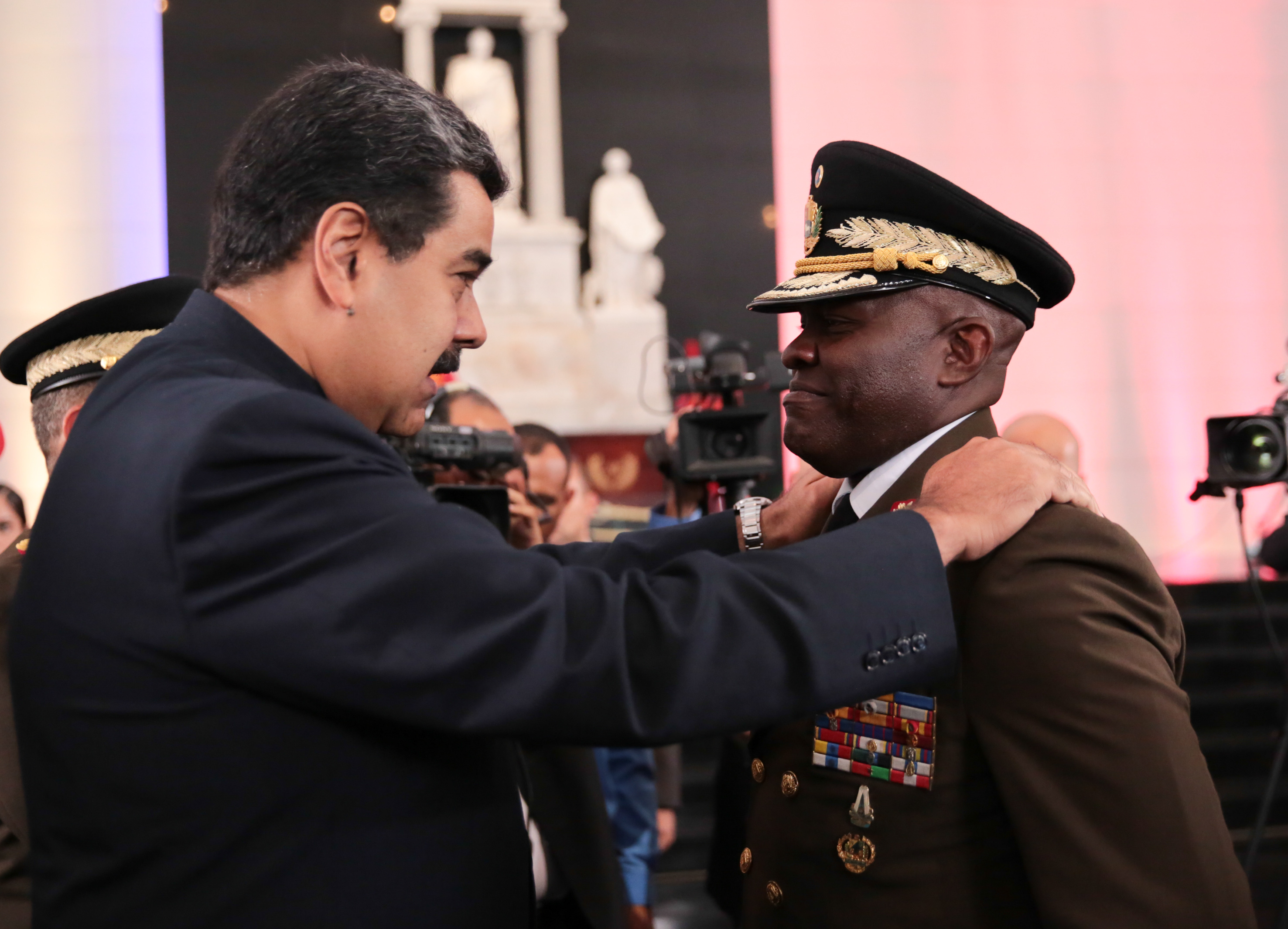 Los militares de Maduro perderían la guerra y el poder si hay un conflicto con Colombia