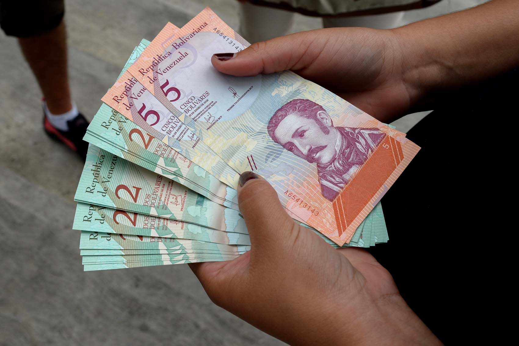 Subasta Dicom de este miércoles fijó el dólar en 61,93 bolívares soberanos
