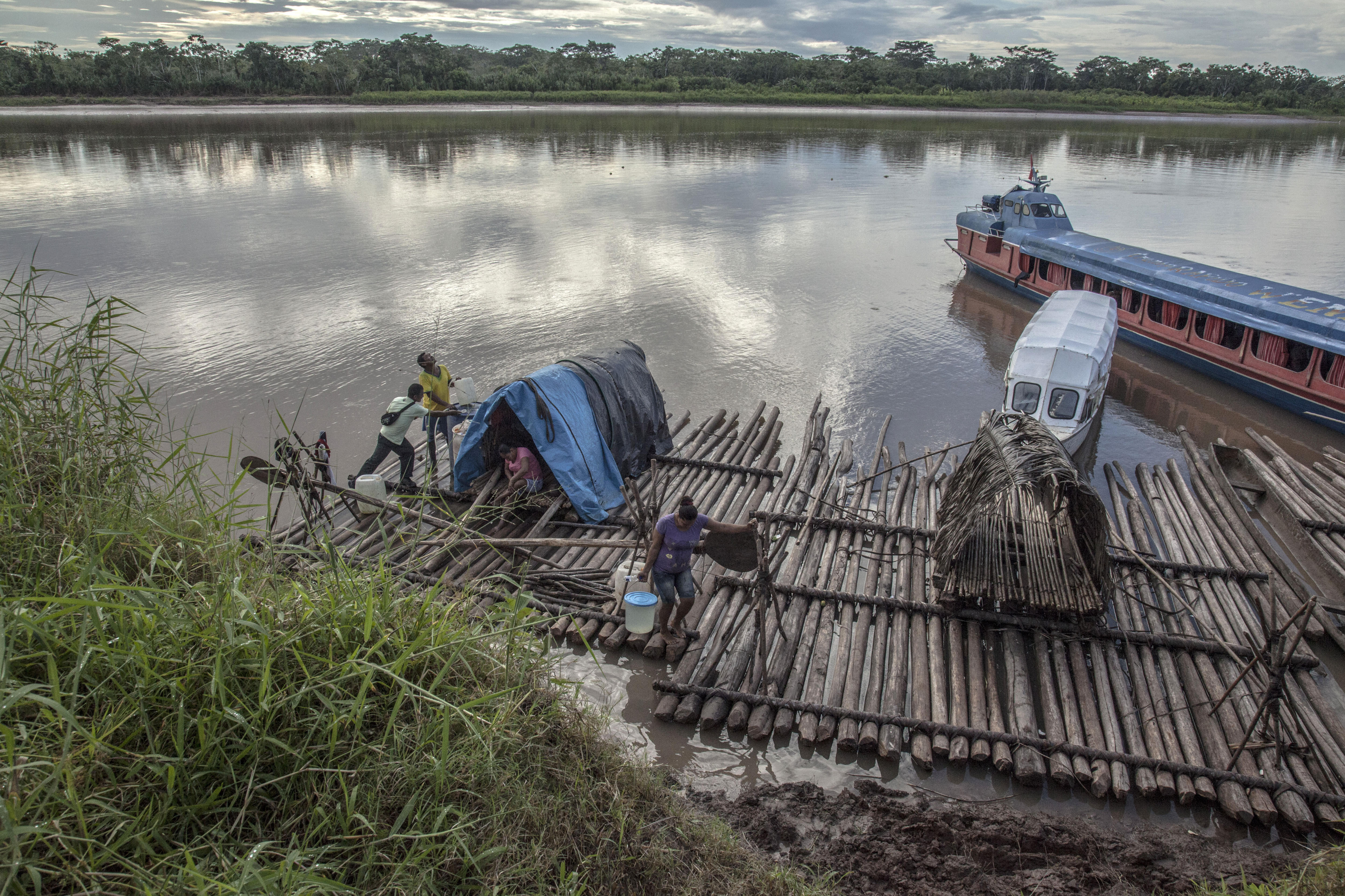 Grupos indígenas de Perú denuncian que el proyecto de navegabilidad es “un atentado”