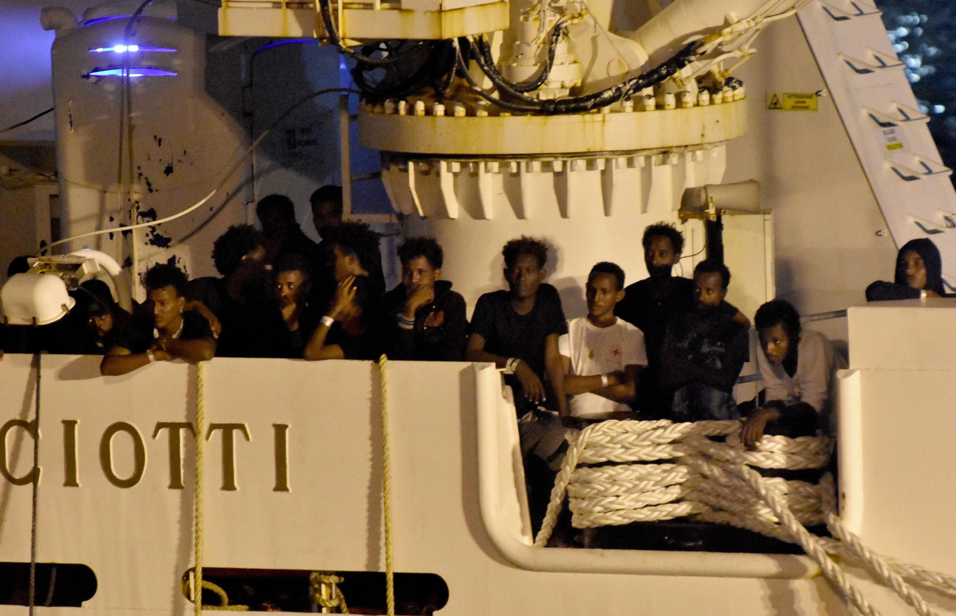 Italia permite el desembarco de los inmigrantes del “Diciotti”, tras cinco días de bloqueo en Catania