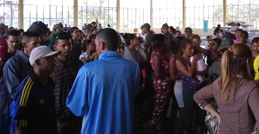 Alcaldía de Gran Sabana atiende a venezolanos expulsados de Brasil