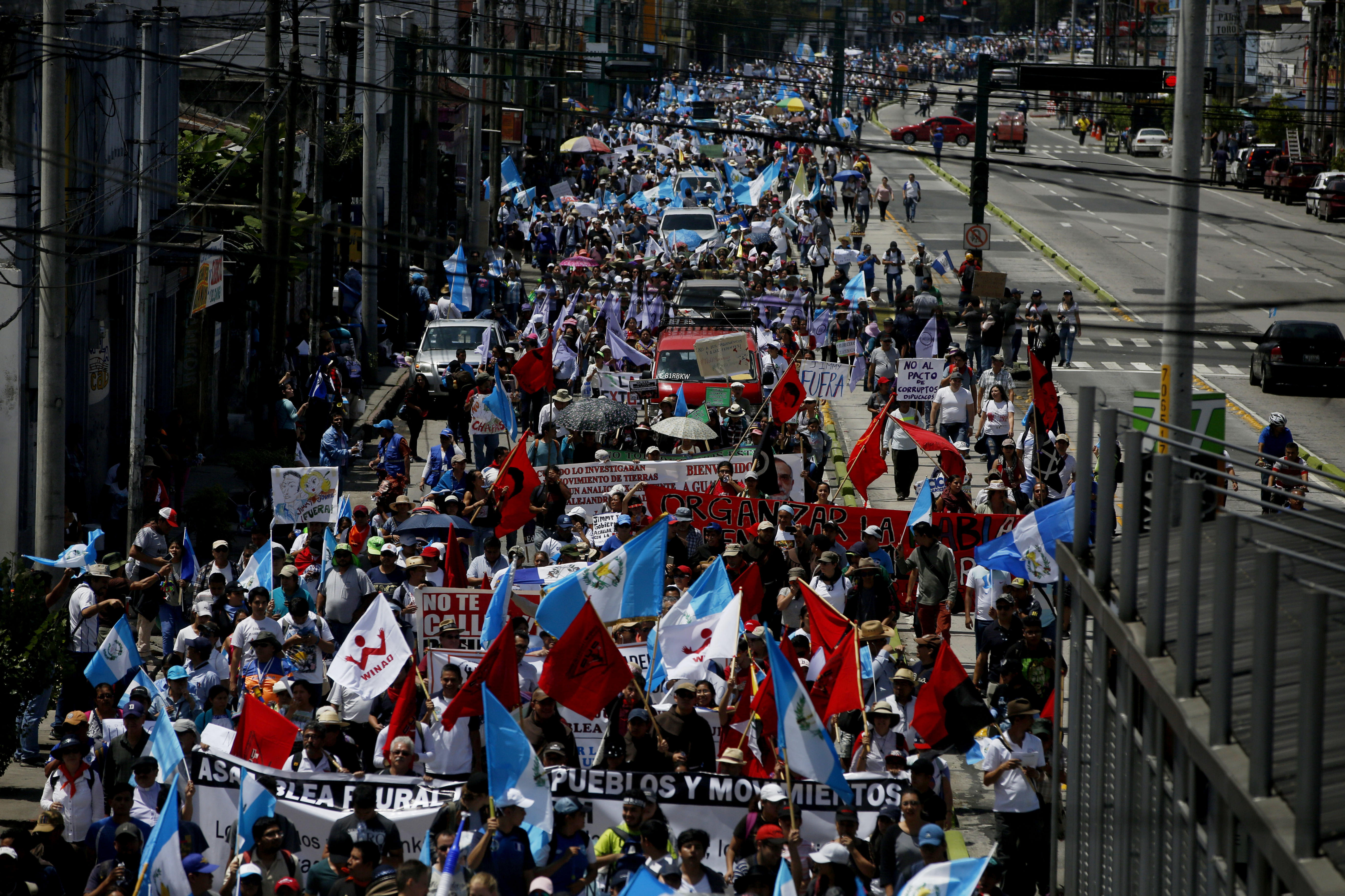 Miles de guatemaltecos marchan para exigir la renuncia de Jimmy Morales (Fotos)