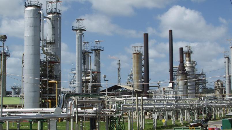 Sindicatos en Trinidad y Tobago llaman a paro nacional por cierre de refinería