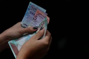 Diferencial de aguinaldos con nuevo salario se pagará el 1 de diciembre, según Maduro
