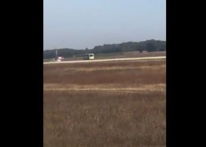 Un hombre entró en automóvil en la pista de un aeropuerto francés (video)