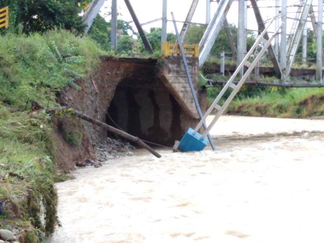 Se socavan estructuras del puente ubicado sobre el río Michay en Barinas