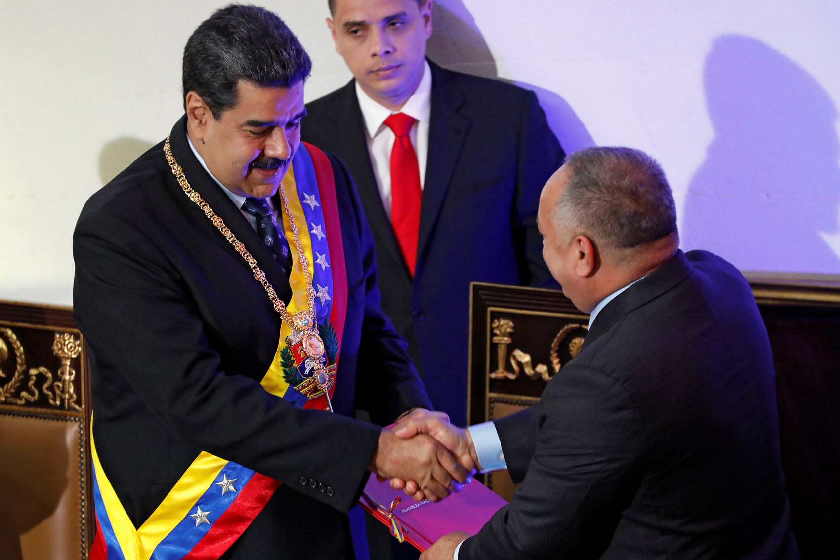 Analistas: EEUU aprovecha que Maduro está “fuera de combate” para forzar su quiebre