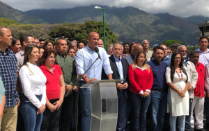 Gobernadores del Psuv rechazan la juramentación de Guaidó y piden “unidad” a chavistas
