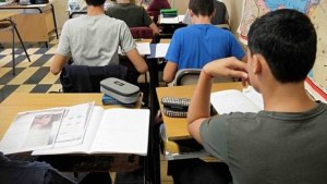 ¡Escándalo! Una “profesora” de inglés tuvo un hijo con su alumno de 13 años en Italia