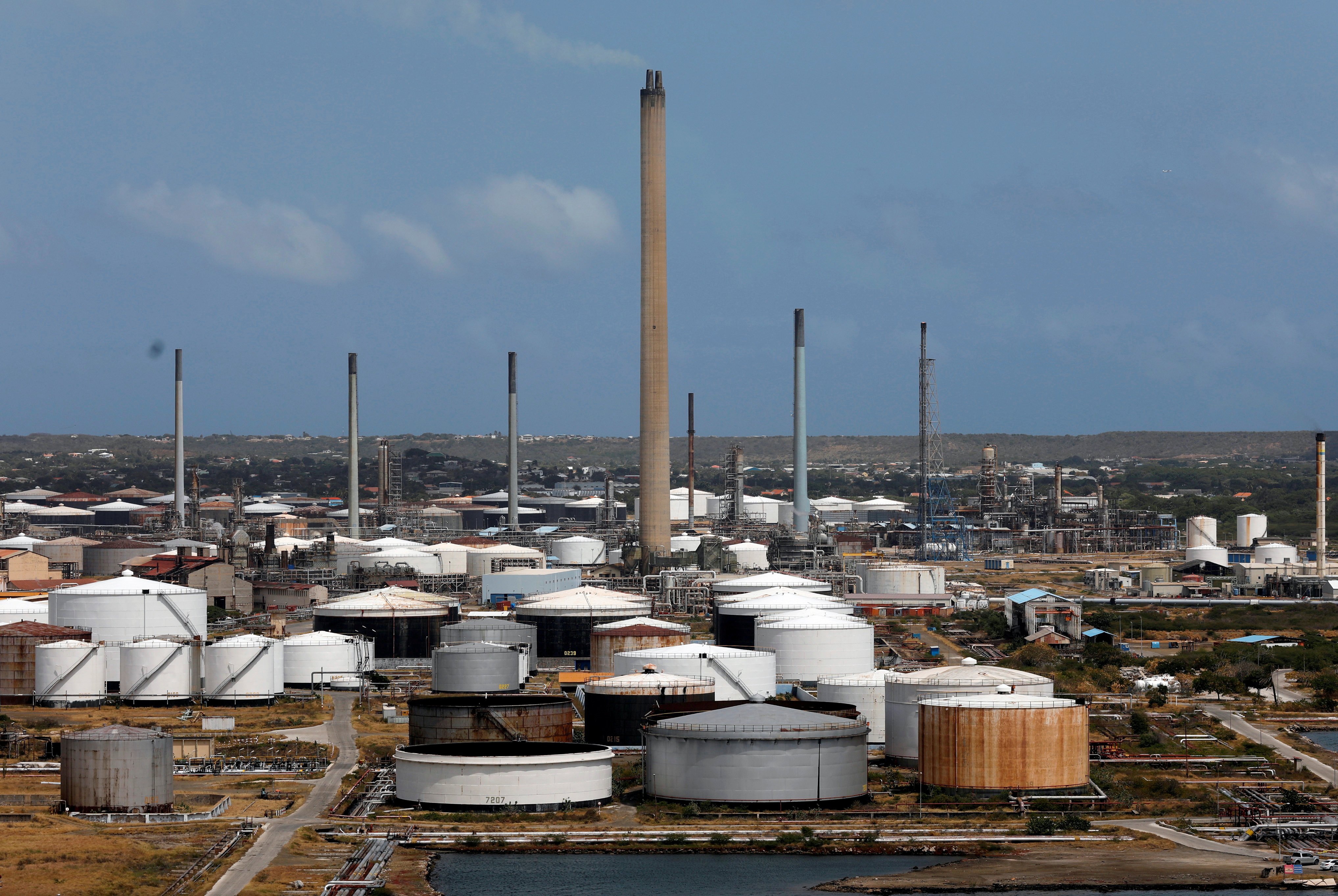 Propietario de la refinería Isla de Curazao demandó a Pdvsa