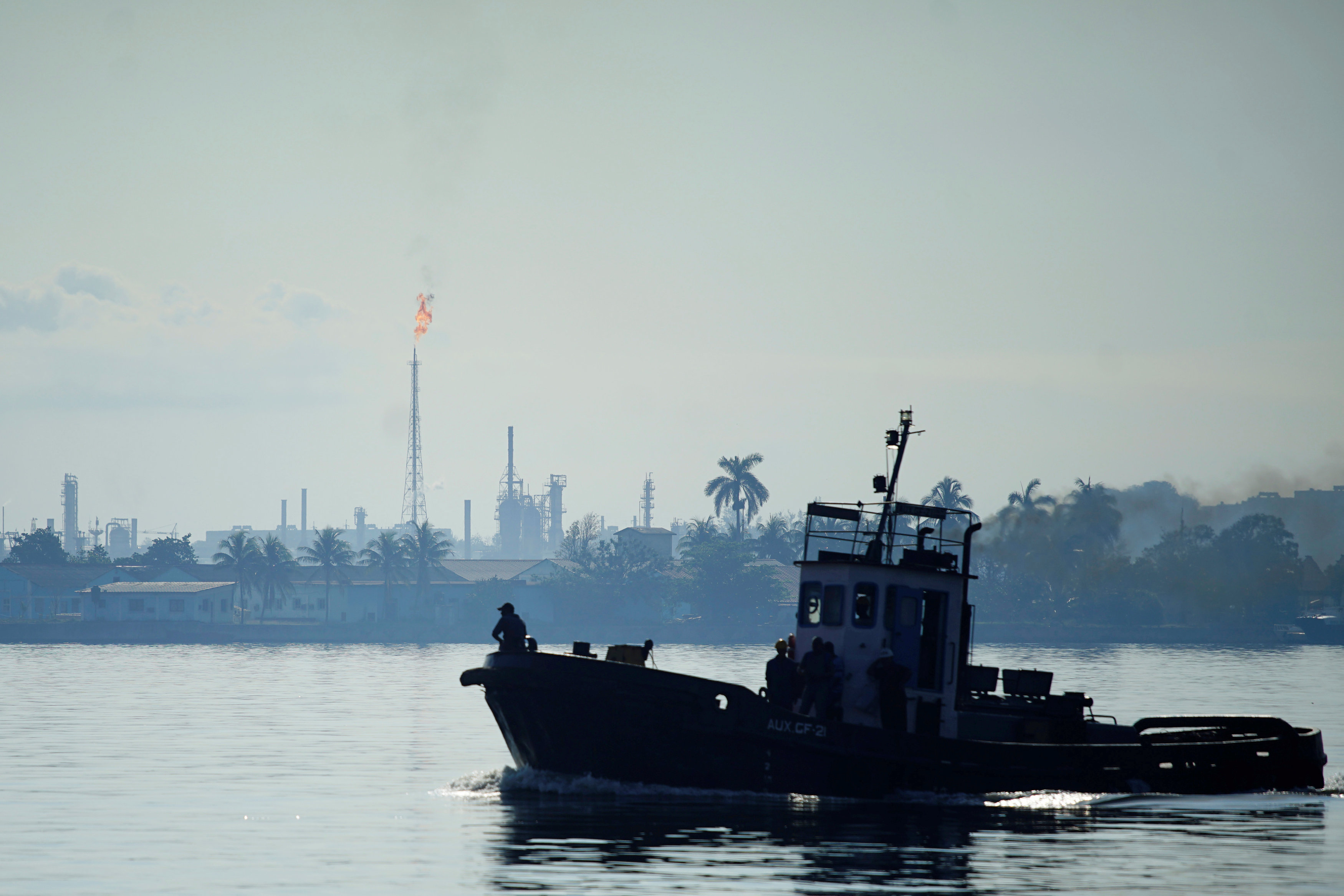 Clandestinamente, Pdvsa envía un millón de barriles de crudo a Cuba