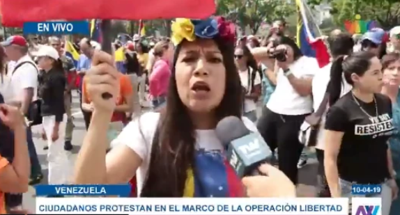 “Salgamos a las calle, basta de ser sumisos”, así fue el clamor de una venezolana en la marcha de Guaidó (Video)