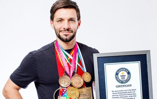 Orgullo venezolano: Antonio Díaz es reconocido con un récord mundial Guinness
