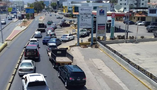 Tres horas o más en cola esperan en Anzoátegui por falta de gasolina #18Mayo