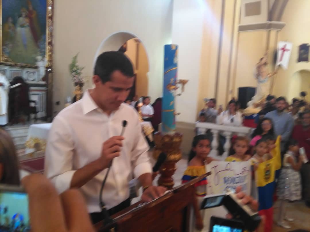 EN VIDEO: Las peticiones de Juan Guaidó a Dios y a la Divina Pastora en Barquisimeto #26Abr