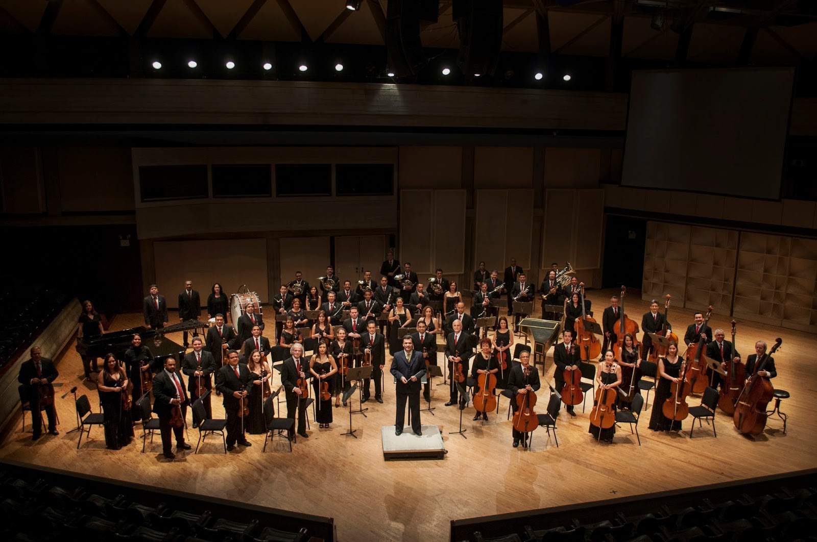 Denuncian que la Orquesta Filarmónica Nacional solo ofrece contratos a músicos chavistas