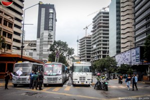 Un transportista en Venezuela necesita 1200 dólares al mes para tener la unidad de pasajeros activa