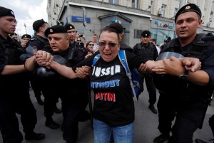 Régimen de Putin procesará a cinco personas por disturbios durante protesta en Moscú