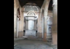 Iglesia abandonada en Maracaibo es invadida por delincuentes y usada como “baño” (VIDEO)
