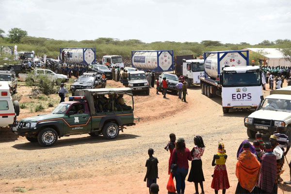 Kenia hace sus primeras exportaciones de petróleo. Su PIB per cápita se acerca al de Venezuela
