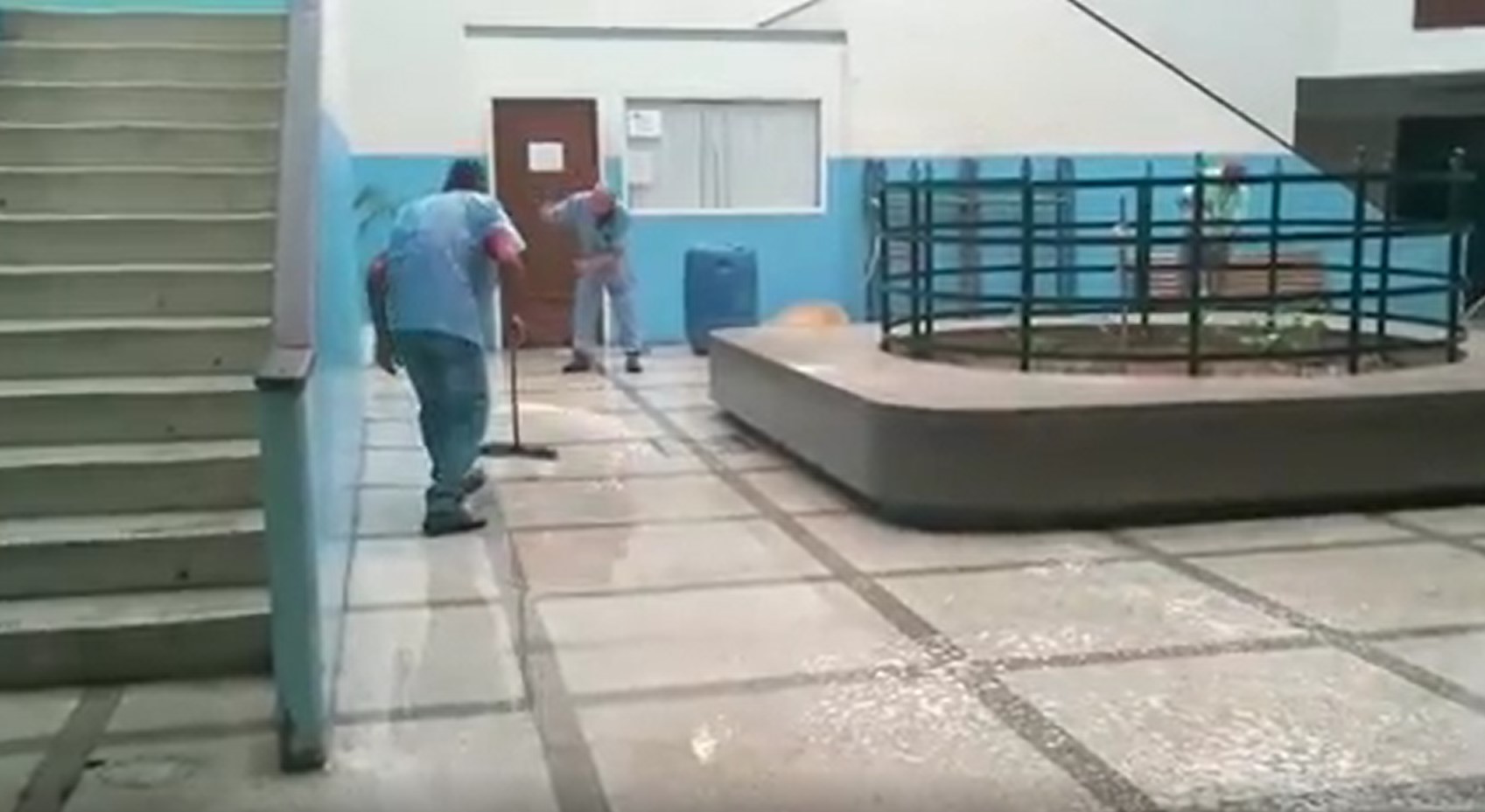 Pacientes y enfermeras del Hospital Adolfo Pons viven una tragedia tras el incendio (video)