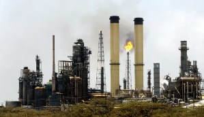 Irán no podrá arreglar las refinerías de Venezuela, como no pudo Rusia
