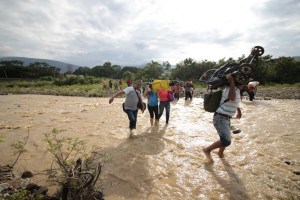EN VIDEO: fuertes lluvias en la frontera colombo-venezolana generaron la crecida del río Táchira este #23May