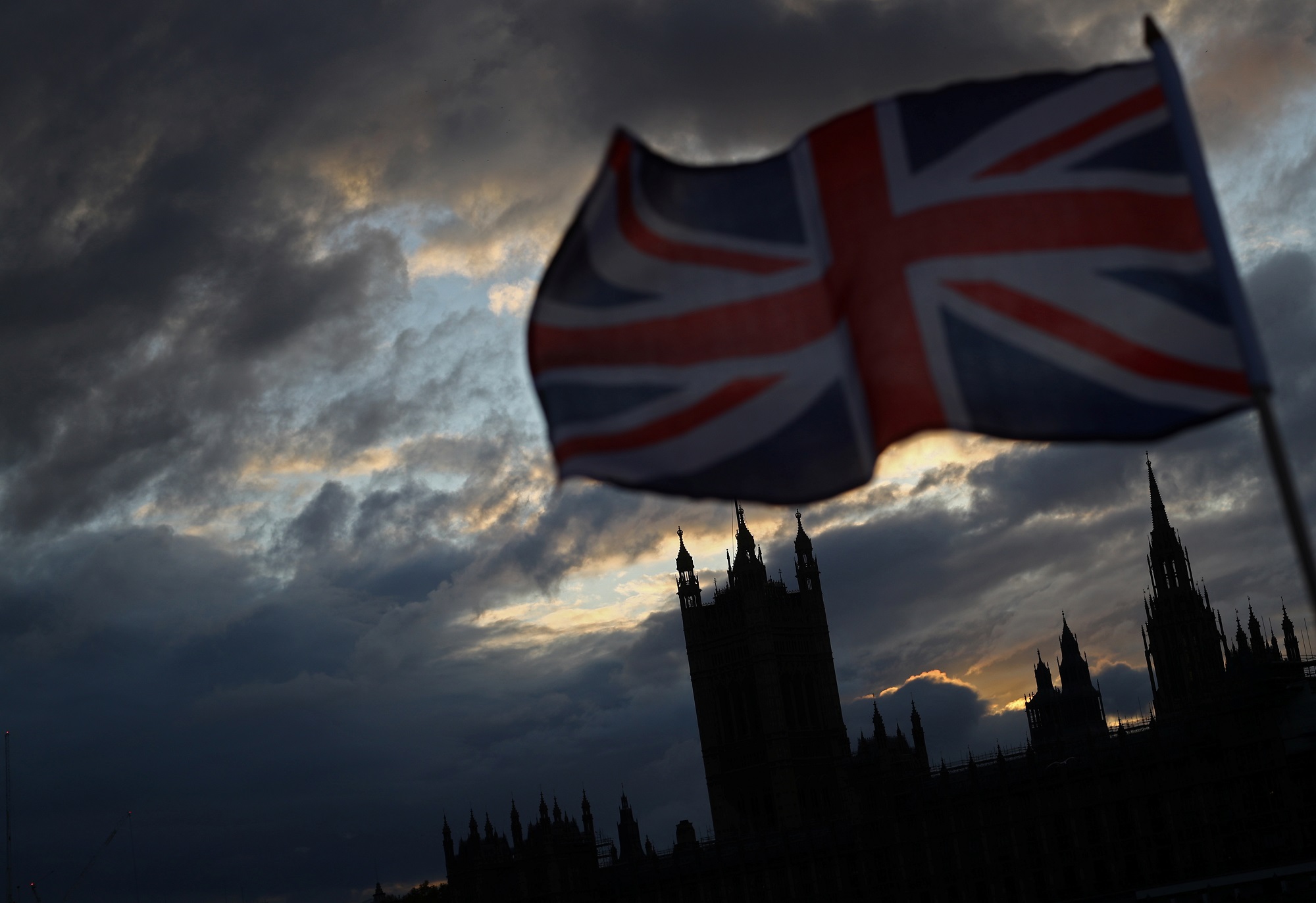 Británicos ricos buscan “comprar” la ciudadanía de países para eludir el Brexit