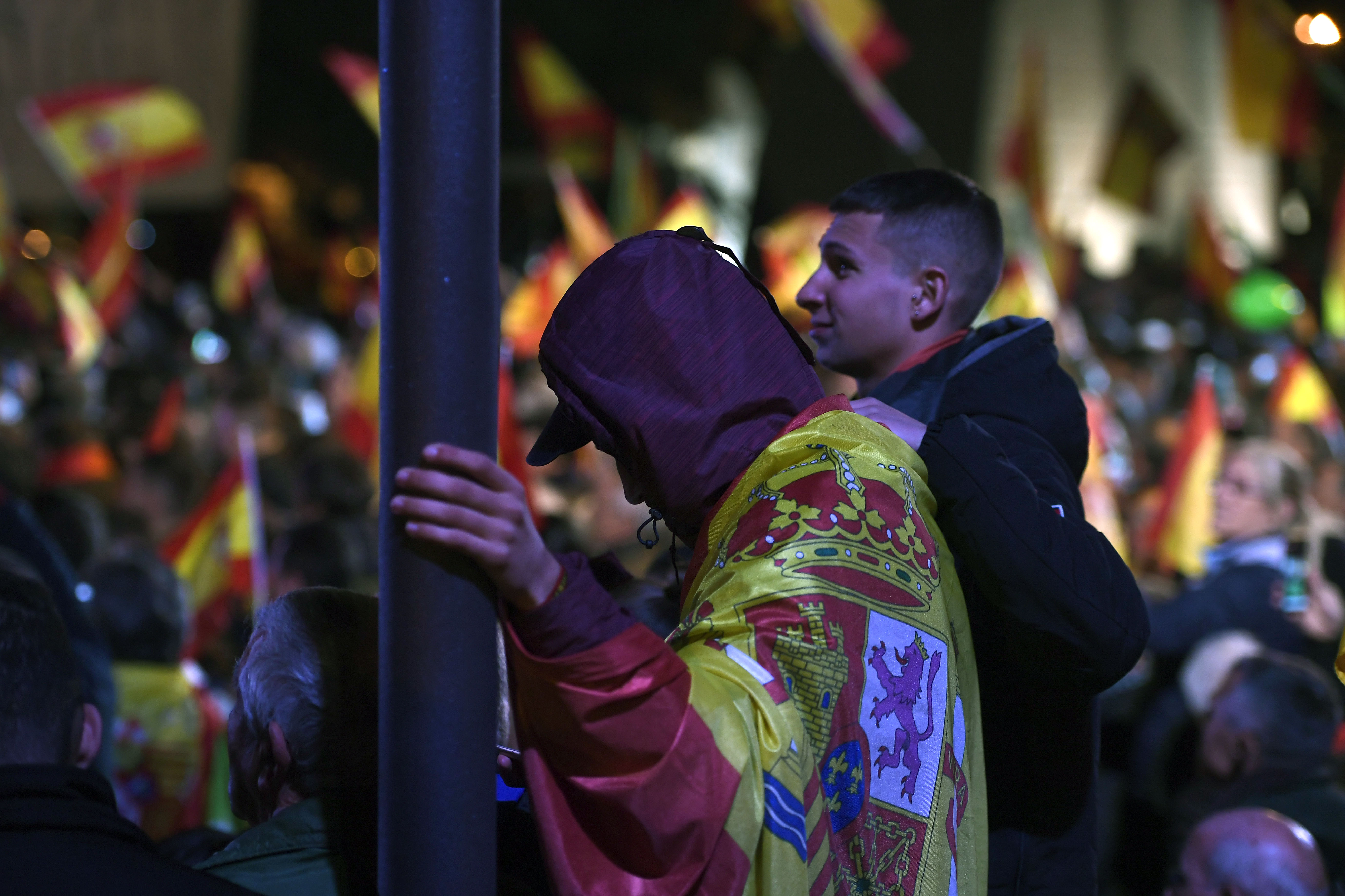 España aguarda antes de votar bajo el signo del bloqueo y la extrema derecha