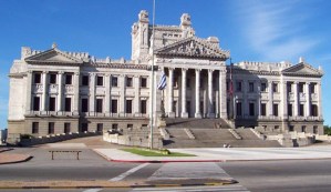 Uruguay pide a Maduro respetar derechos de legisladores legítimamente electos