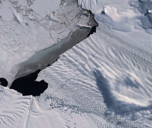 Se desprendió un gigantesco iceberg del glaciar más vulnerable de la Antártida (Video)