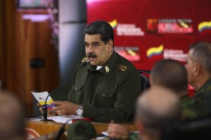 Por qué Nicolás Maduro desempolvó el polémico uniforme militar de Hugo Chávez