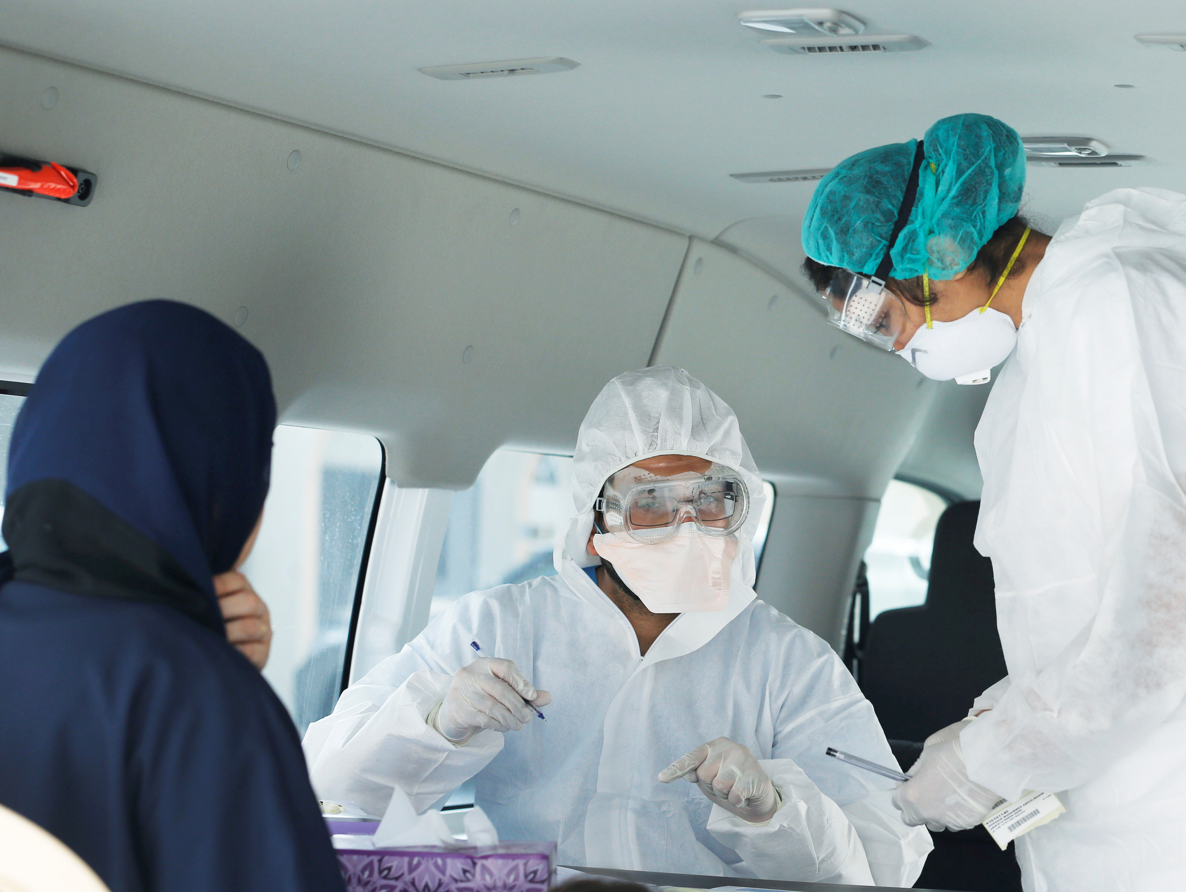 Irán registra récord de casos de coronavirus en más de tres semanas