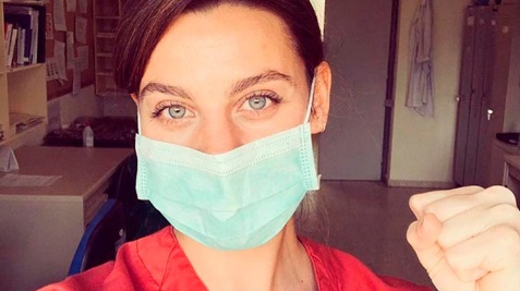 Actriz de “La Casa de Papel” es enfermera y atiende pacientes con coronavirus en Madrid