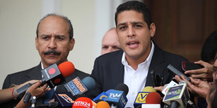Olivares: Debemos sentirnos orgullosos es de la Mesa Nacional de Vacunación