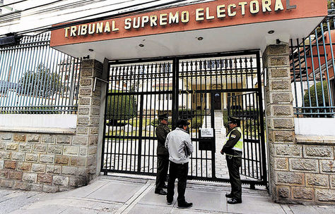 Bolivia establece fecha límite para postergadas elecciones