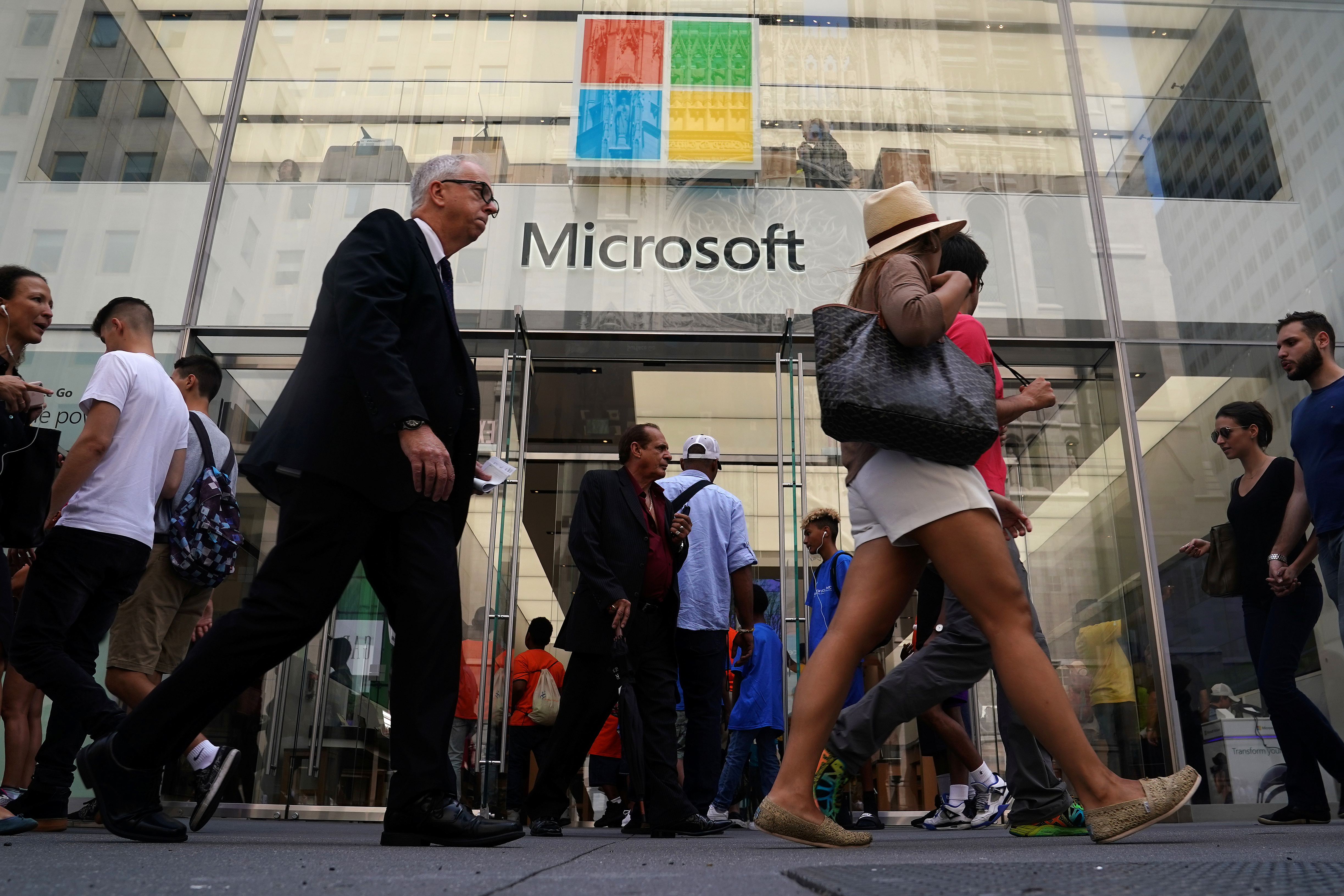 Microsoft cerrará casi todas sus tiendas en el mundo