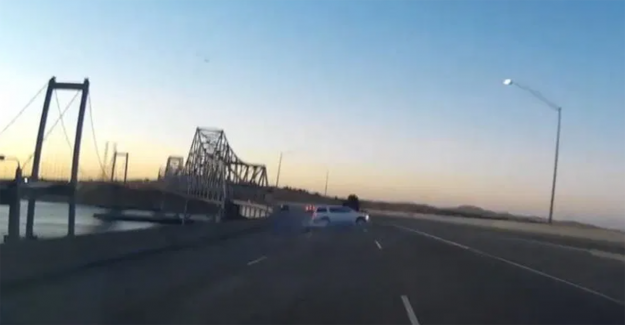 SUV se desploma del puente de California y mata a cuatro personas