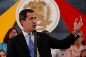 “No se puede convalidar una farsa”: Guaidó agradeció la posición de Borrell ante el show electoral de Maduro
