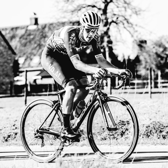 ¡Lamentable! Un prometedor ciclista belga muere por un infarto en plena carrera