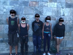 Detienen a cinco sujetos tras invadir un edificio en El Rosal (Fotos)