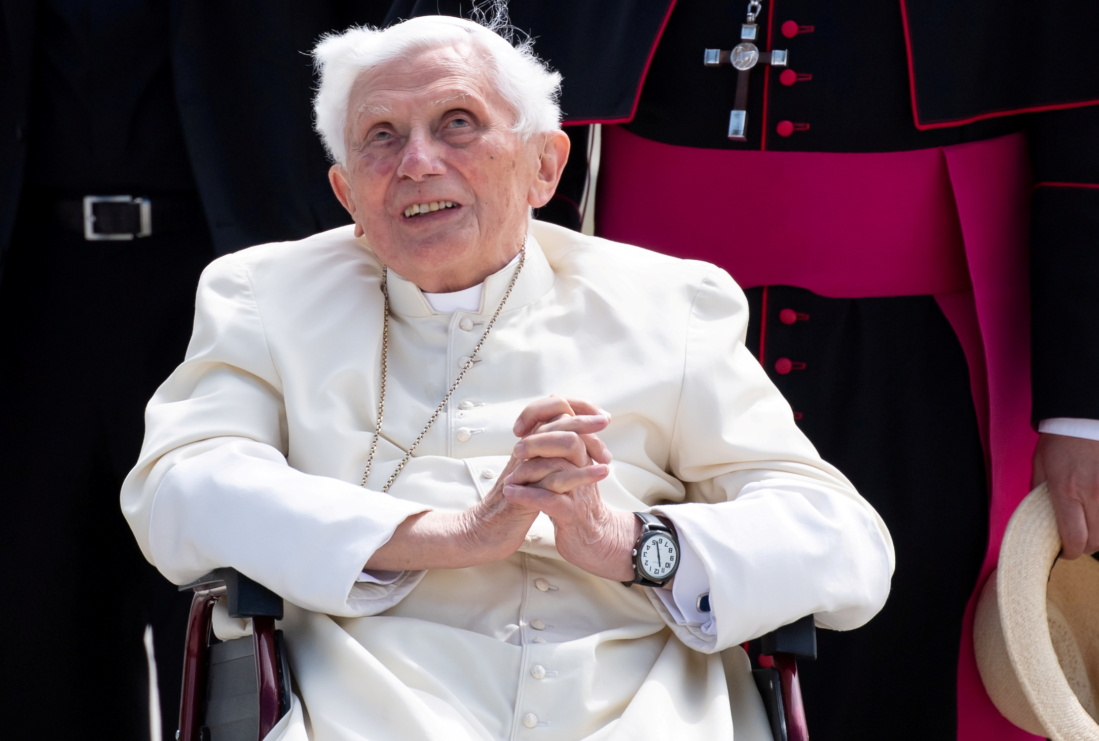 Benedicto XVI tiene dificultades para hablar, reveló el cardenal Grech