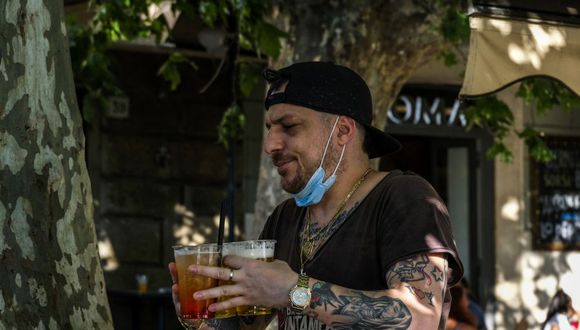 Italia cierra discotecas e impone uso de mascarilla por la noche en lugares públicos