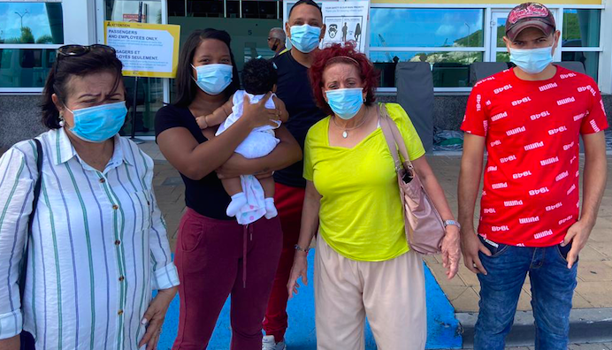 Venezolanos varados en St. Maarten suplican retorno al país: “Muchos ya no tienen qué comer” (Videos)